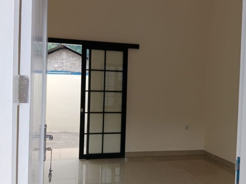 Hunian di Pinggir Jalan Raya, dekat Alun-alun Kota Depok!