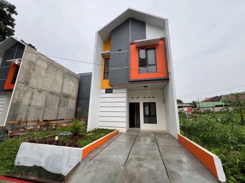 Dijual Rumah 2 Lantai Murah dekat Cibinong City Mall